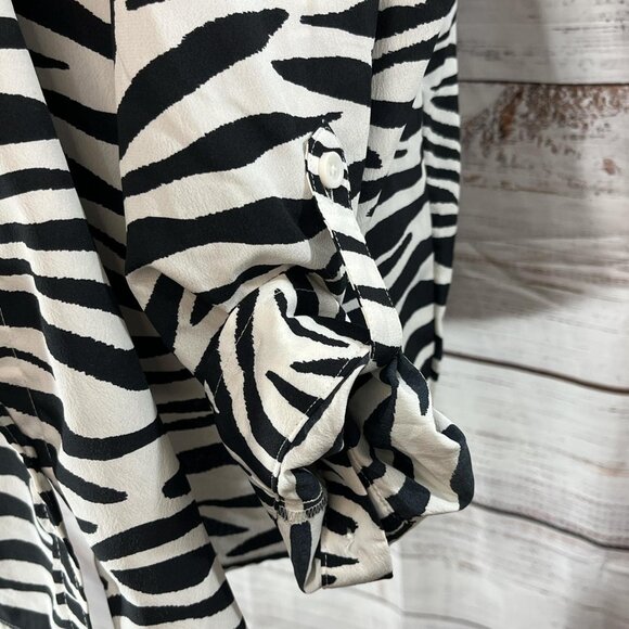 Time and Tru Zebra Print Blouse | XXL (20) | Button-Down - Picture 4 of 6